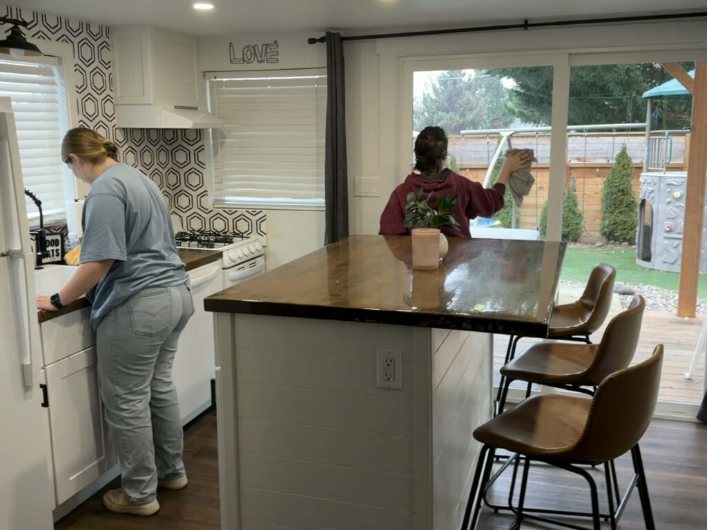 Three Trees Cleaning Crew cleaning a rental in Grants Pass, Oregon