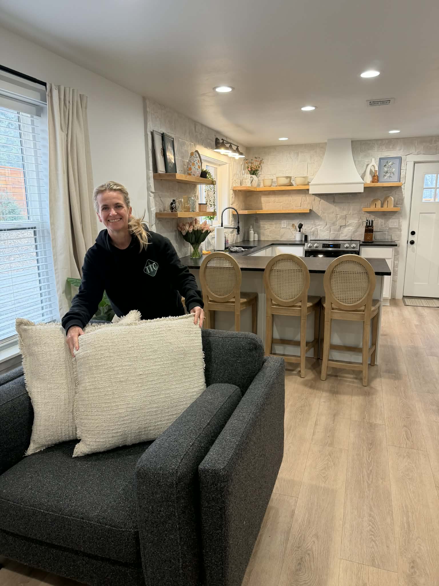 Owner Cleaning a rental in Grants Pass, Oregon | Three Trees Cleaning